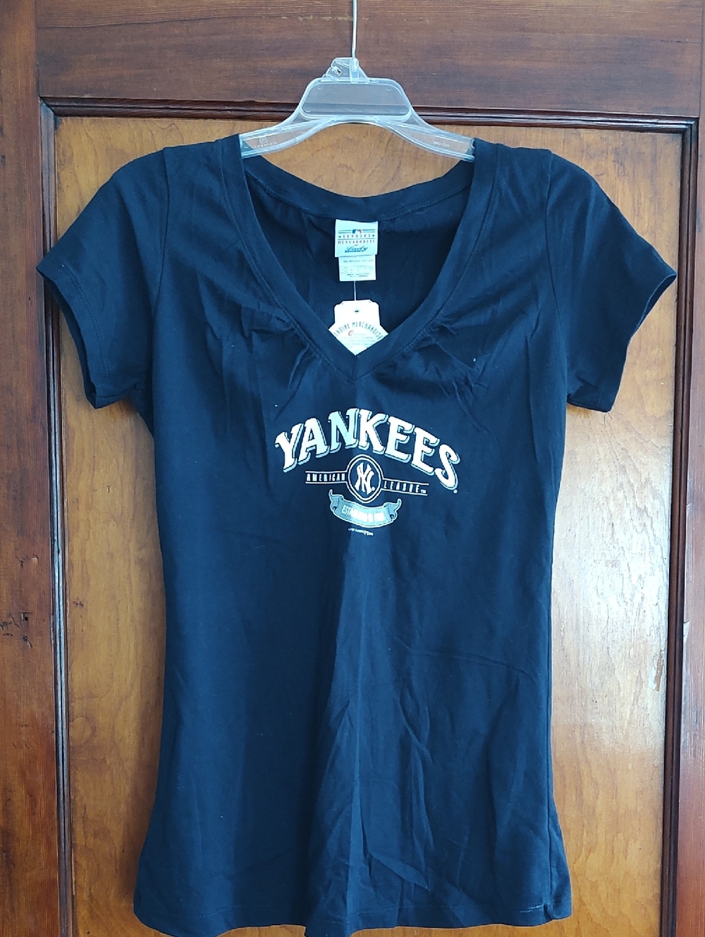 Genuine Merchandise Yankees Navy Short Sleeve V-Neck Tee